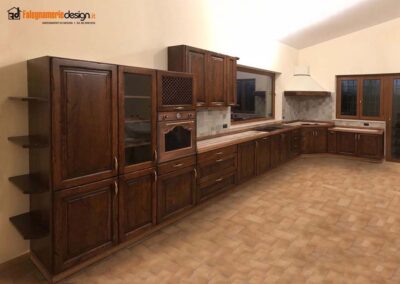 Cucina legno scuro in stile rustico